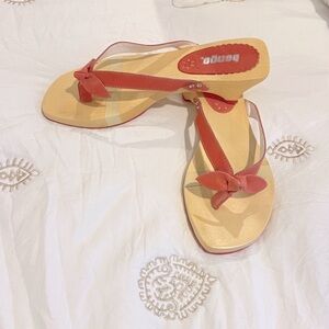 Y2K -Vintage Bongo wooden sole sandals. Size is 7 with Decorative Bow like new